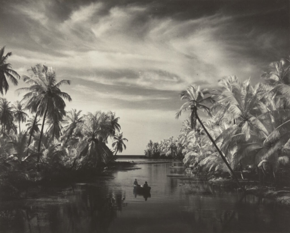Unknown, White River, Jamaica, about 1915. Gelatin silver print. Montgomery Collection of Caribbean Photographs. Purchase, with funds from Dr. Liza & Dr. Frederick Murrell, Bruce Croxon & Debra Thier, Wes Hall & Kingsdale Advisors, Cindy & Shon Barnett, Donette Chin-Loy Chang, Kamala-Jean Gopie, Phil Lind & Ellen Roland, Martin Doc McKinney, Francilla Charles, Ray & Georgina Williams, Thaine & Bianca Carter, Charmaine Crooks, Nathaniel Crooks, Andrew Garrett & Dr. Belinda Longe, Neil L. Le Grand, Michael Lewis, Dr. Kenneth Montague & Sarah Aranha, Lenny & Julia Mortimore, and The Ferrotype Collective, 2019. Photo © AGO. 2019/266